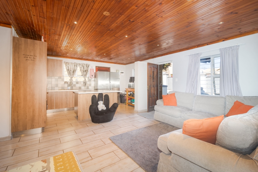3 Bedroom Property for Sale in Protea Village Western Cape